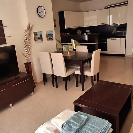 Apartman Garden Of Eden Sea And Pool View